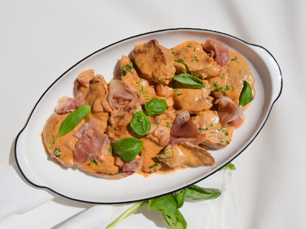 Medallones de cerdo al prosciutto: la receta que conquista en doce minutos