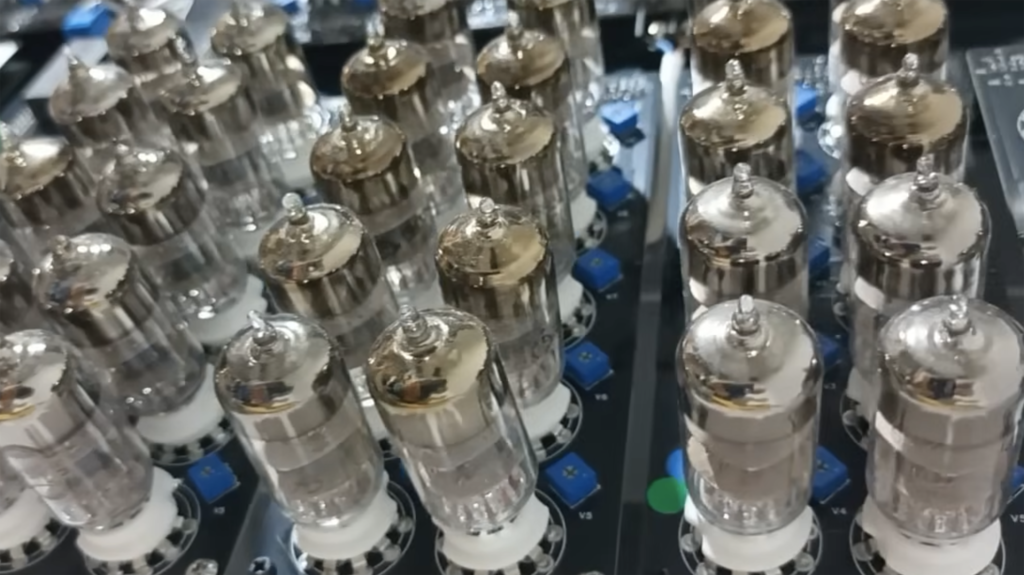 Un ingeniero revive la era de las válvulas: construye una computadora funcional con tecnología de los años 50